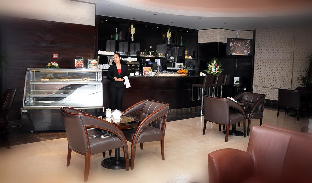 City Hotel Ras al-Khaimah Exteriör bild