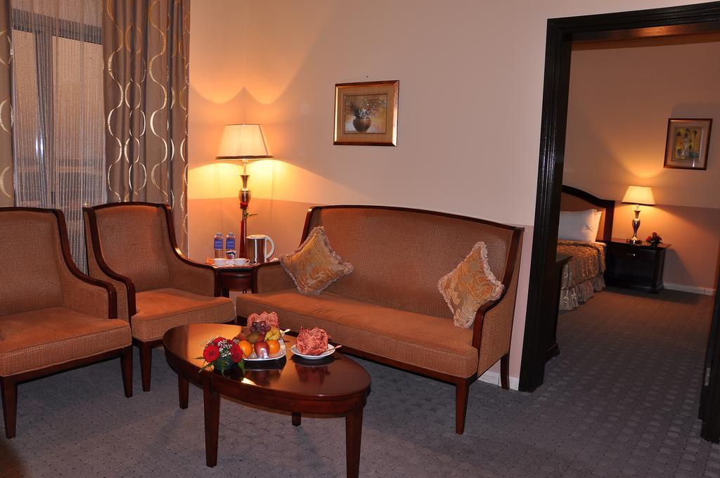 City Hotel Ras al-Khaimah Exteriör bild