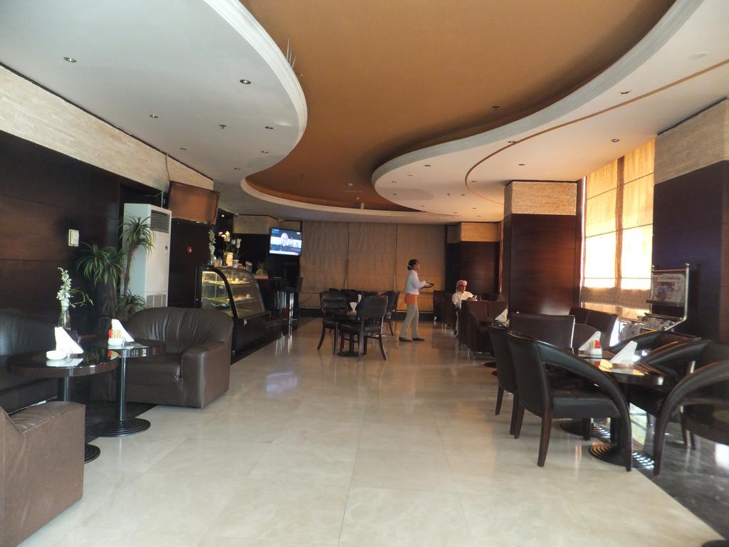 City Hotel Ras al-Khaimah Exteriör bild