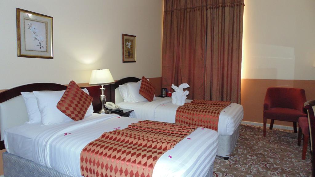 City Hotel Ras al-Khaimah Exteriör bild